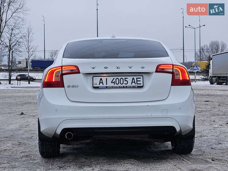 Седан Volvo S60 2015 в Киеве фото 15 Седан Volvo S60 2015 в Киеве