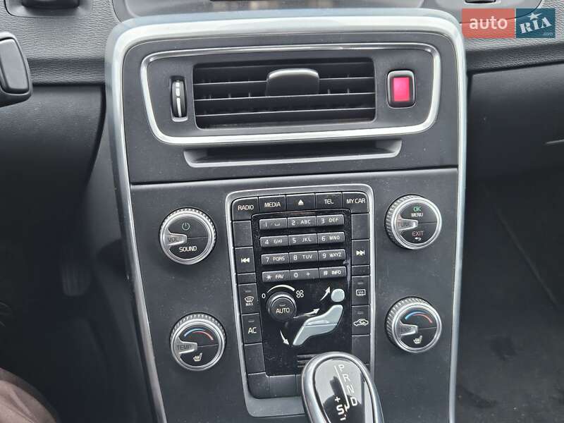 Седан Volvo S60 2015 в Киеве фото 30 Седан Volvo S60 2015 в Киеве