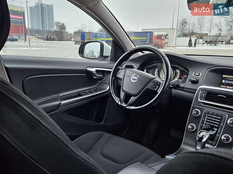 Седан Volvo S60 2015 в Киеве фото 38 Седан Volvo S60 2015 в Киеве