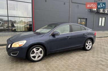 Седан Volvo S60 2011 в Калуше