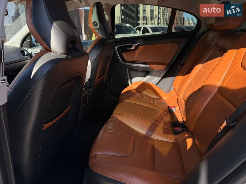 Седан Volvo S60 2013 в Киеве