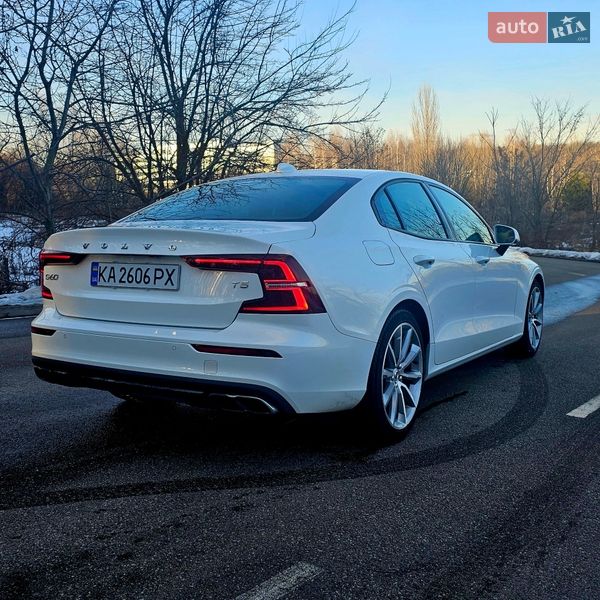 Седан Volvo S60 2020 в Киеве