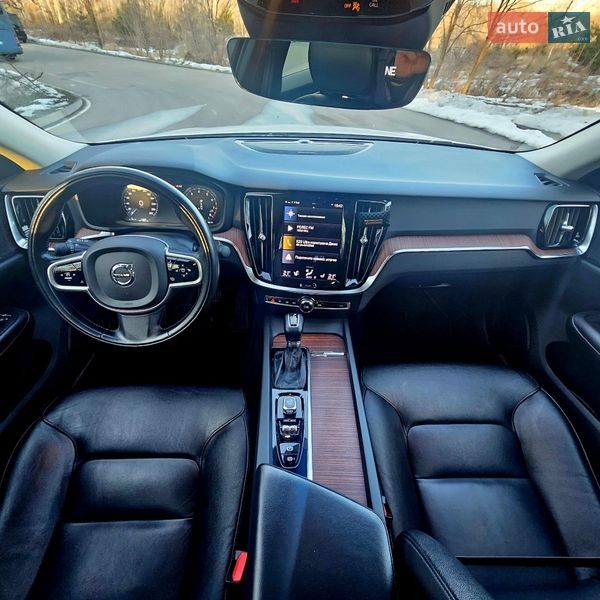 Седан Volvo S60 2020 в Киеве