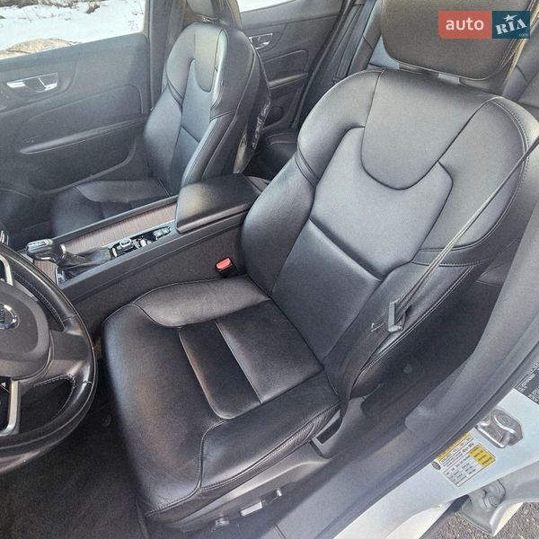 Седан Volvo S60 2020 в Киеве