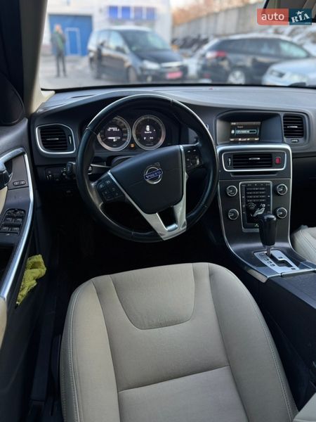 Седан Volvo S60 2012 в Тернополі