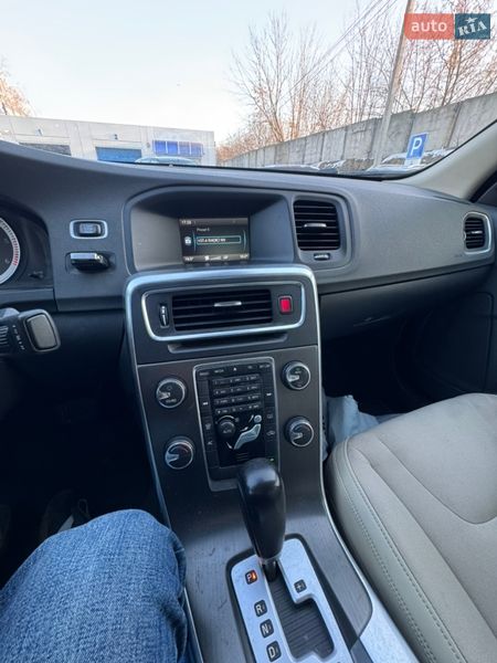 Седан Volvo S60 2012 в Тернополі