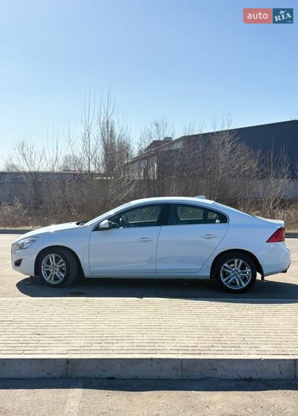 Седан Volvo S60 2013 в Киеве