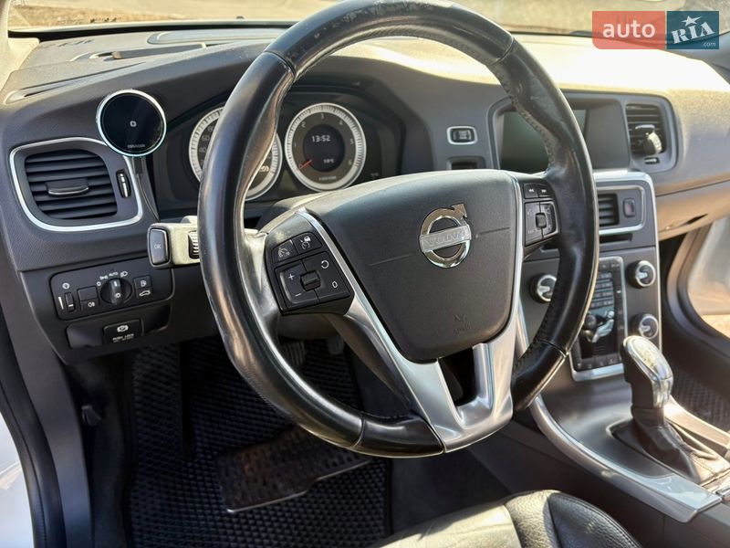 Седан Volvo S60 2013 в Киеве