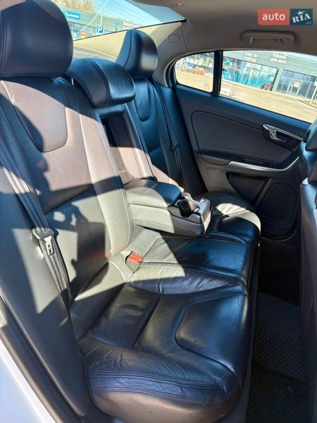 Седан Volvo S60 2013 в Киеве