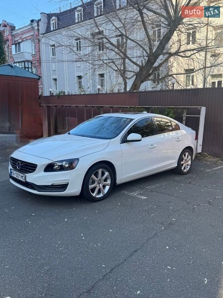 Седан Volvo S60 2016 в Киеве