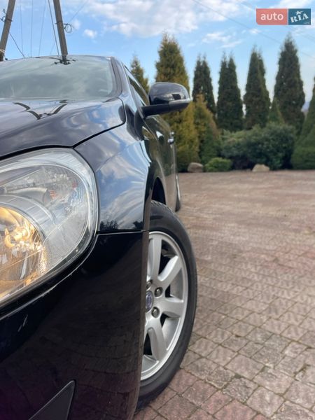 Седан Volvo S60 2012 в Калуше