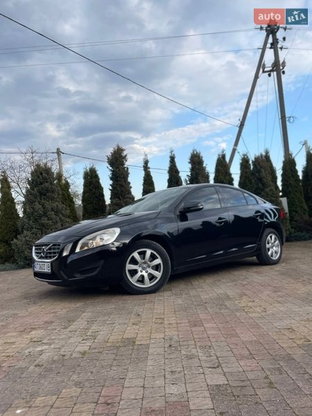 Седан Volvo S60 2012 в Калуше