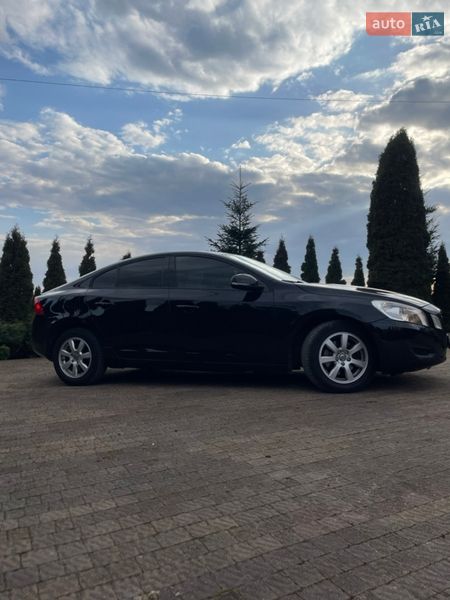 Седан Volvo S60 2012 в Калуше