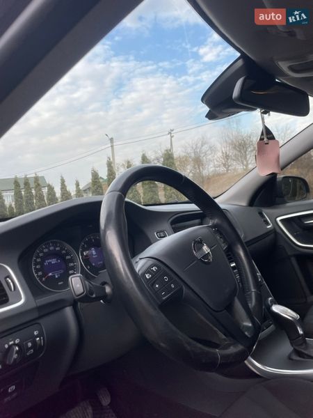 Седан Volvo S60 2012 в Калуше