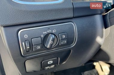 Седан Volvo S60 2013 в Бучі