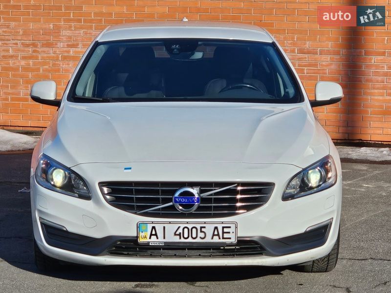 Седан Volvo S60 2015 в Киеве фото Седан Volvo S60 2015 в Киеве