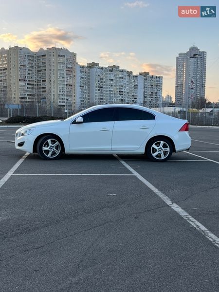 Седан Volvo S60 2012 в Киеве