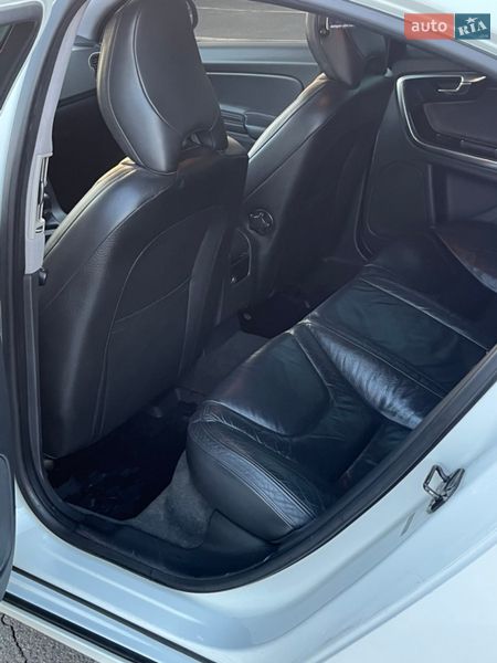 Седан Volvo S60 2012 в Киеве