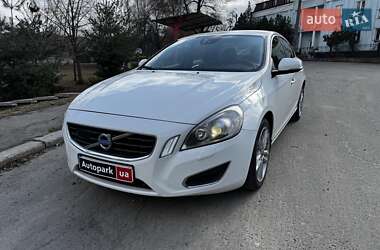 Седан Volvo S60 2013 в Киеве