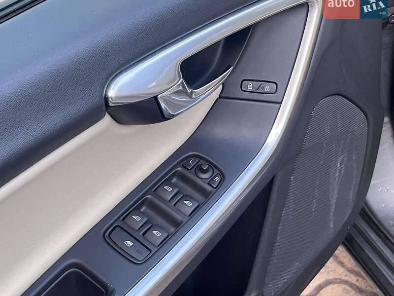 Седан Volvo S60 2016 в Києві