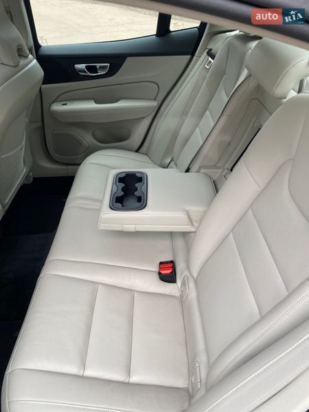 Седан Volvo S60 2019 в Житомирі