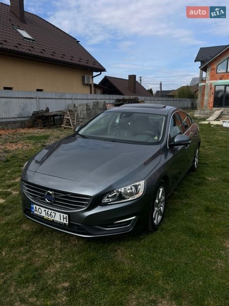 Седан Volvo S60 2015 в Мукачевому