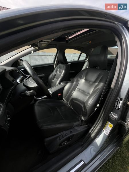 Седан Volvo S60 2015 в Мукачевому