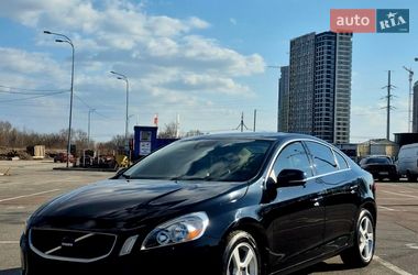 Седан Volvo S60 2012 в Киеве
