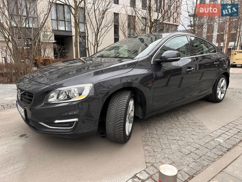 Седан Volvo S60 2015 в Киеве фото Седан Volvo S60 2015 в Киеве