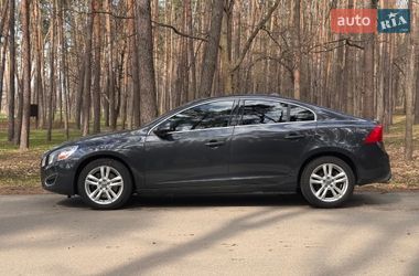 Седан Volvo S60 2012 в Киеве