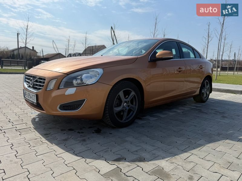 Седан Volvo S60 2010 в Ірпені