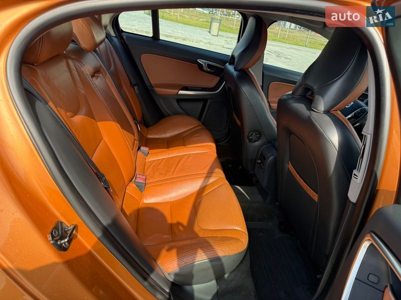 Седан Volvo S60 2010 в Ірпені