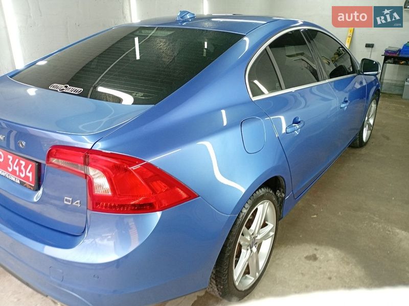 Седан Volvo S60 2015 в Рівному