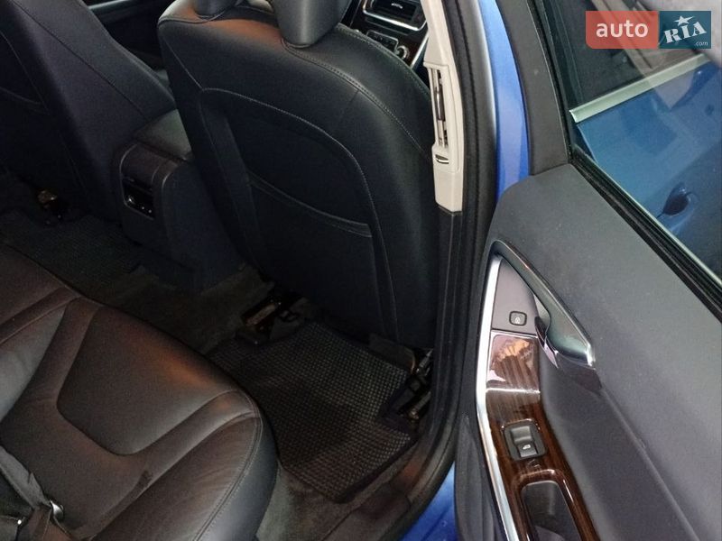 Седан Volvo S60 2015 в Рівному