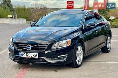 Седан Volvo S60 2014 в Ровно