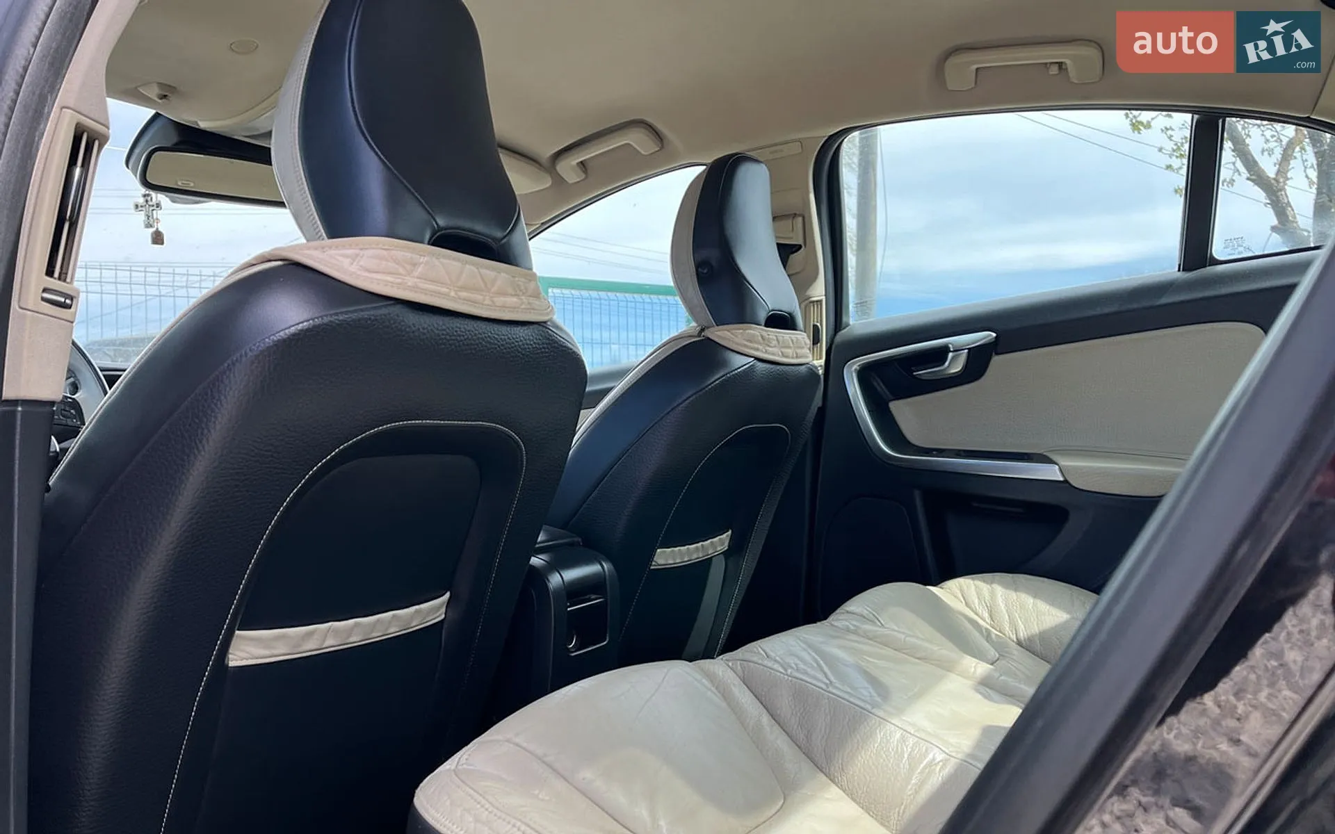 2010 Volvo S60 - мініатюра 18