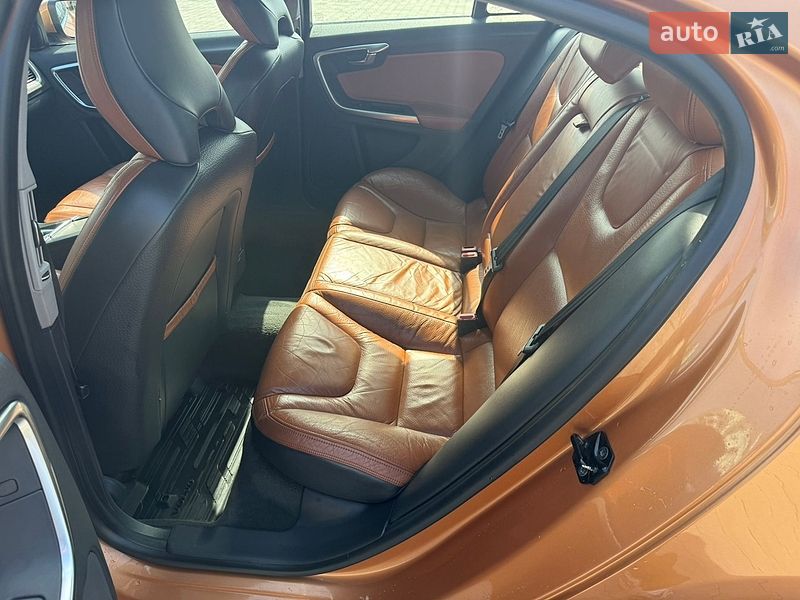 Седан Volvo S60 2010 в Ирпене