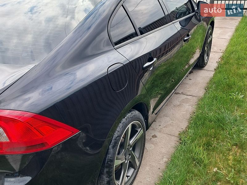 Седан Volvo S60 2012 в Львове