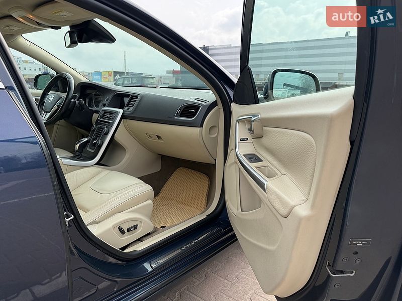 Седан Volvo S60 2013 в Житомире
