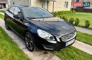 Седан Volvo S60 2012 в Львове