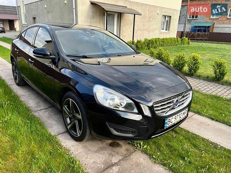 Седан Volvo S60 2012 в Львове