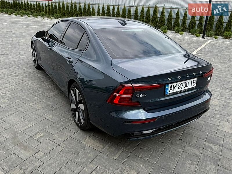 Седан Volvo S60 2023 в Луцке