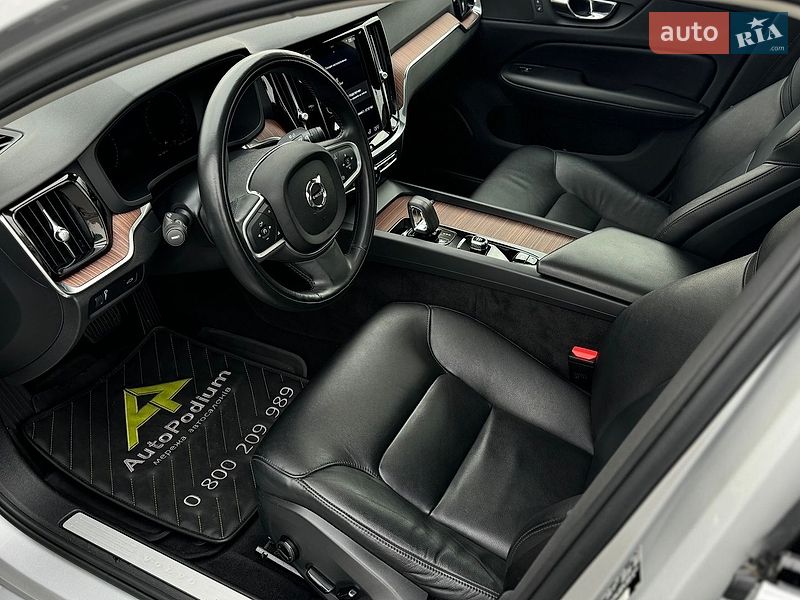 Седан Volvo S60 2021 в Киеве
