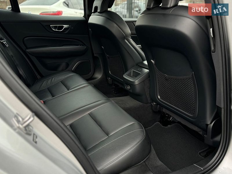 Седан Volvo S60 2021 в Киеве