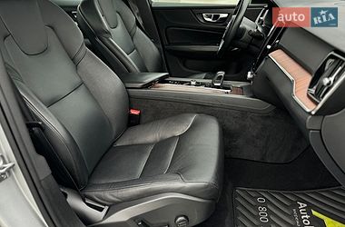 Седан Volvo S60 2021 в Киеве