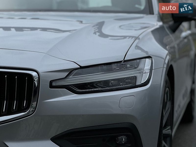 Седан Volvo S60 2021 в Киеве