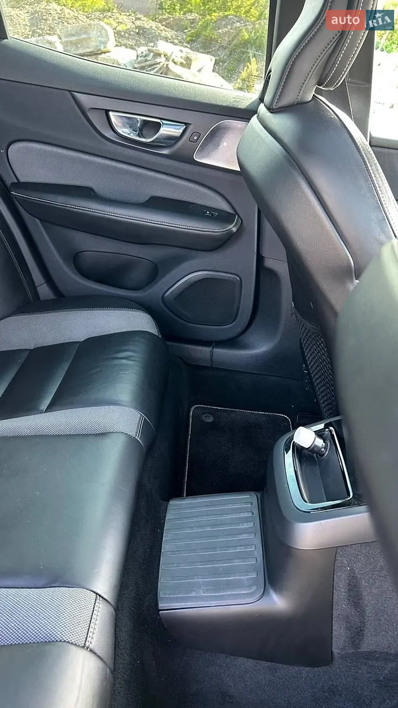 2019 Volvo S60 - мініатюра 16