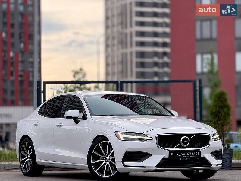 Седан Volvo S60 2019 в Киеве