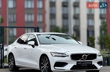 Седан Volvo S60 2019 в Киеве