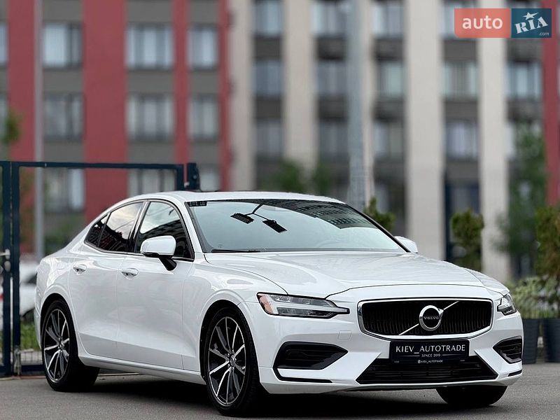 Седан Volvo S60 2019 в Киеве